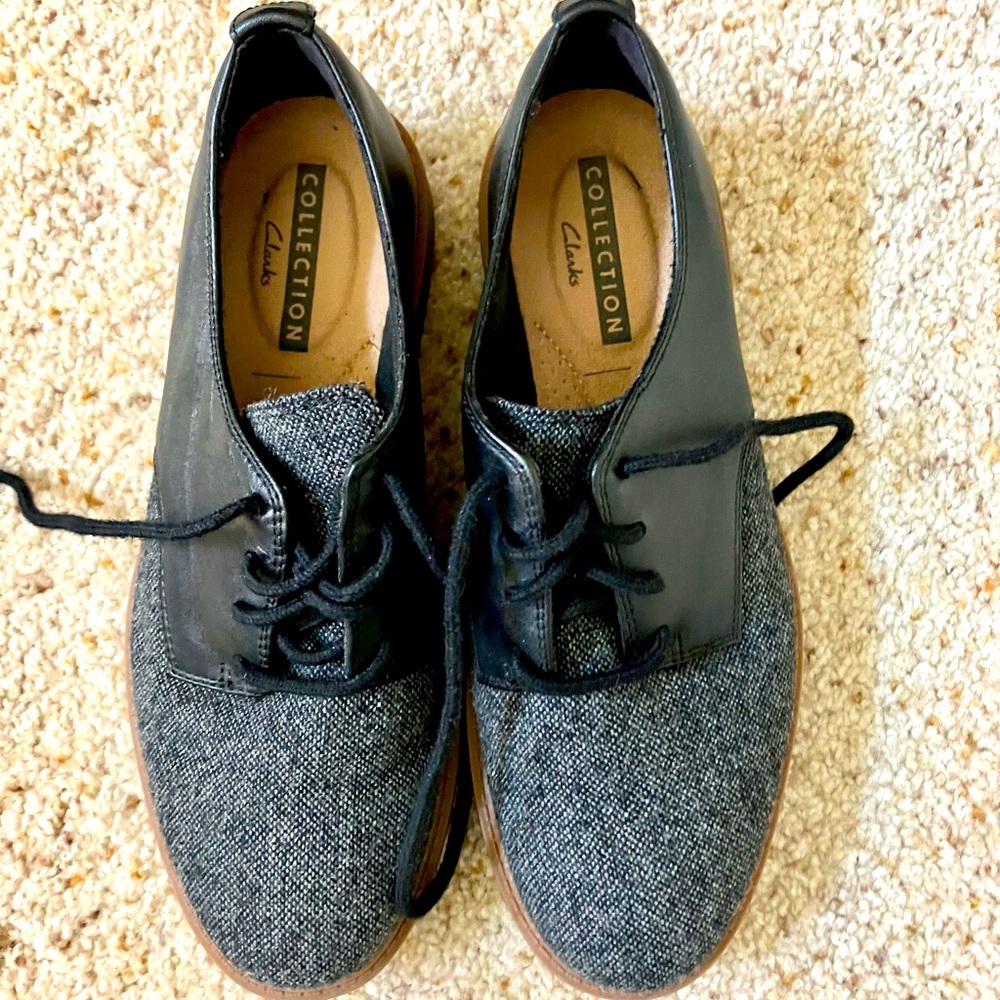 Clark’s leather and fabric tie shoes. Size 5